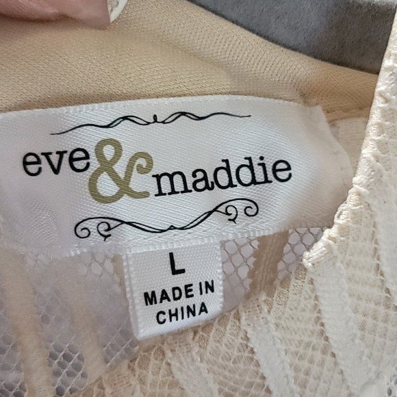 EVE & Maddie Cream Color Lace Top Size L - Picture 10 of 11